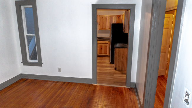 Building Photo - 420 St