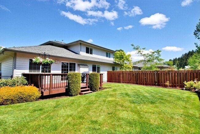 Building Photo - 3bd/2ba With Beautiful Private Fully Fence...