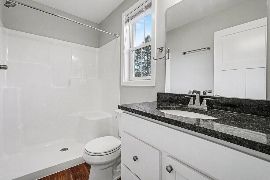 Building Photo - 120 Hart Ln