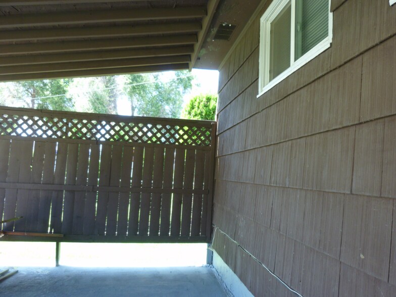 Building Photo - 1211 W Dalke Ave