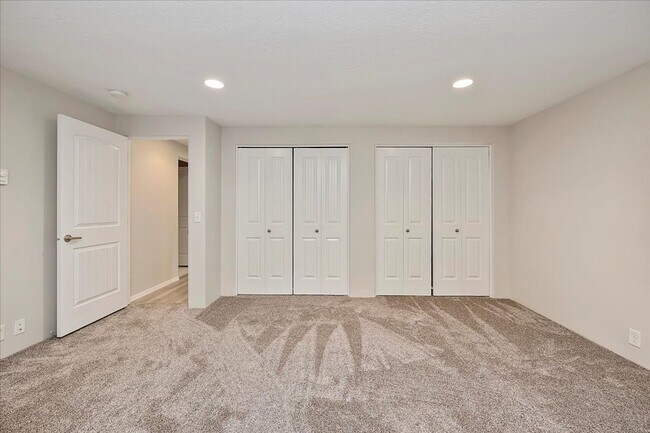 Building Photo - Exceptional 2 Bedroom, 2 Bathroom Apartment Living in Boise’s North End!