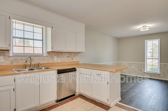 Building Photo - 2716 Cardigan Ct