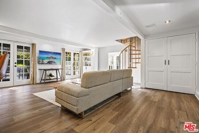 Building Photo - 23057 Sylvan St