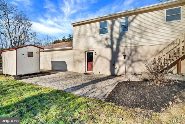 Building Photo - 5400 Curly Hill Rd