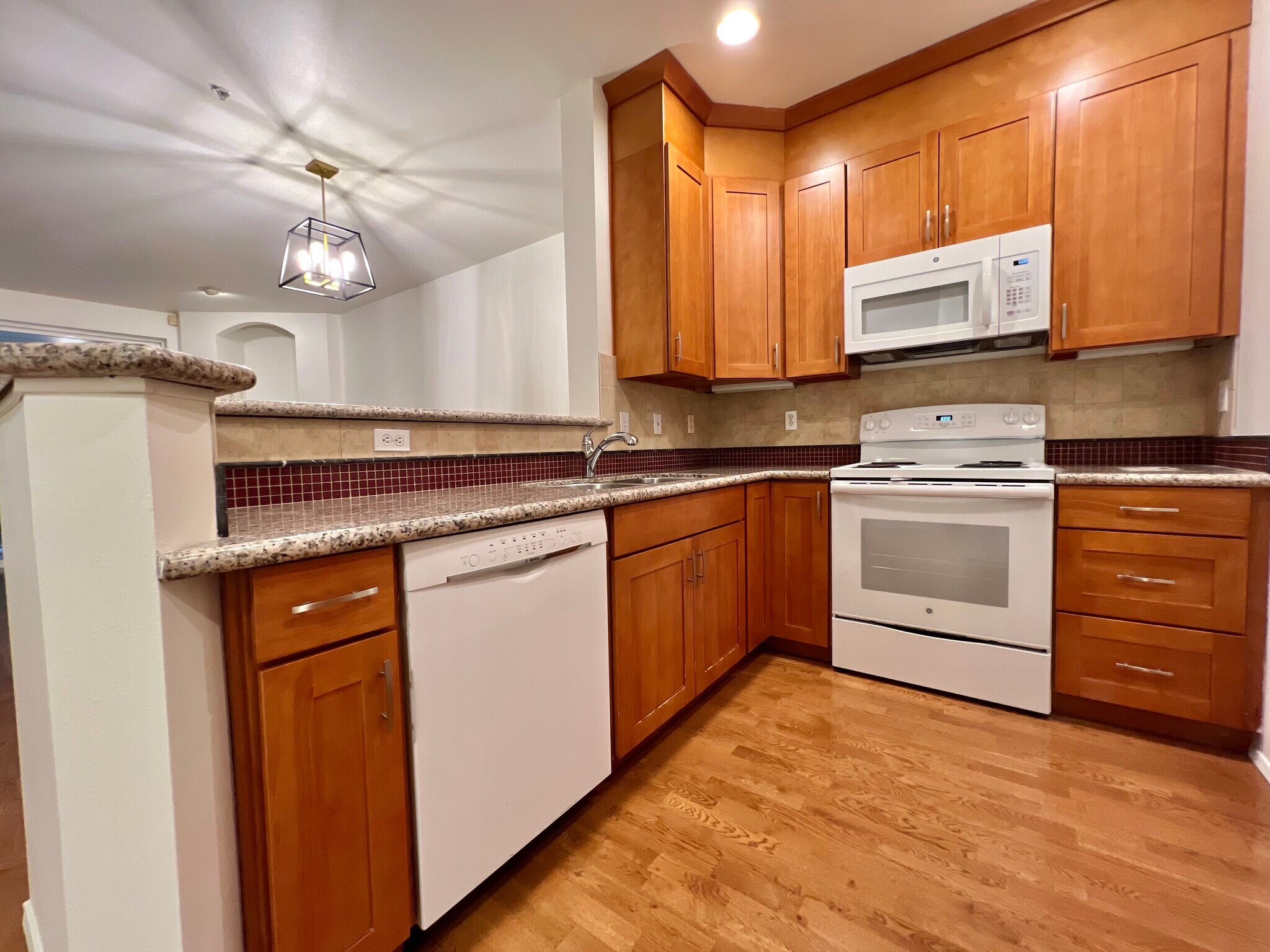 Building Photo - 12712 Admiralty Way