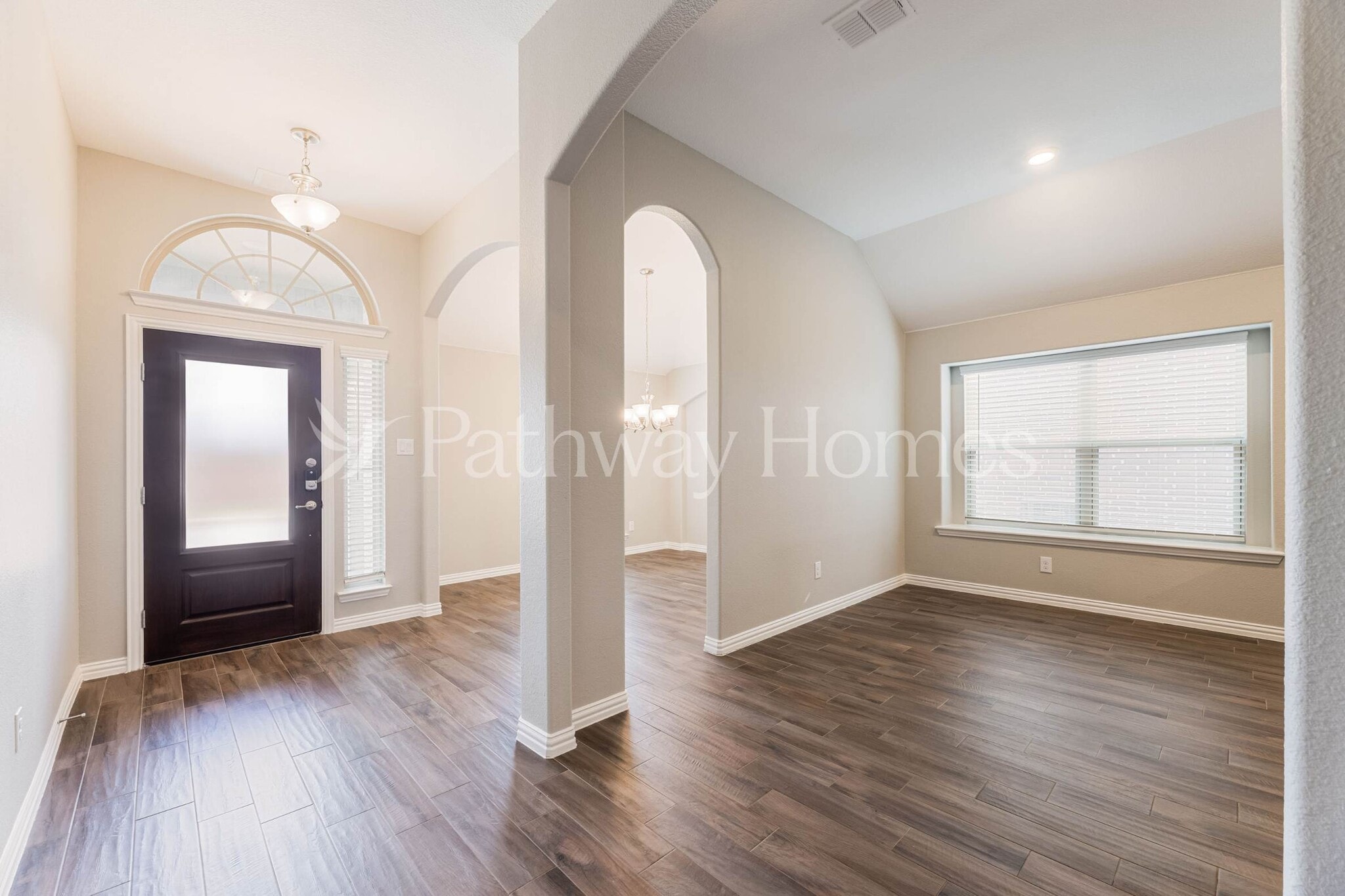 Building Photo - 1608 Adams Dr