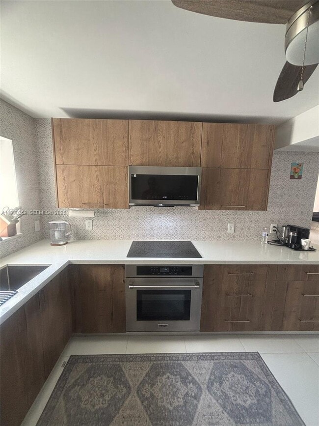 Building Photo - 1865 S Ocean Dr