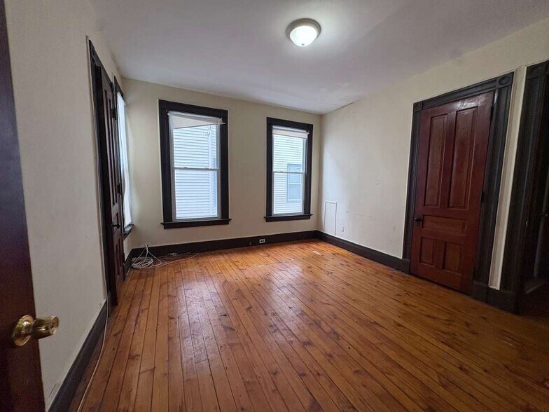 Building Photo - 331 Edgewood Ave