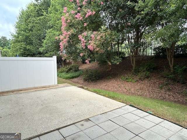 Building Photo - 3455 Fernview Dr
