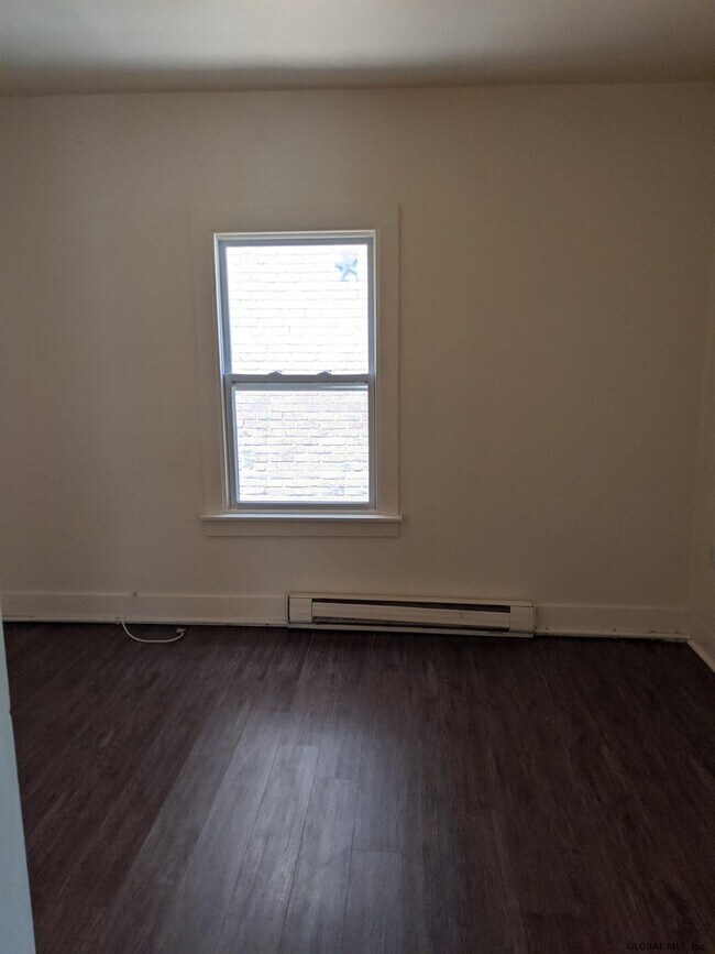 Building Photo - 84 Main St