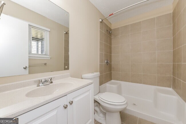 Building Photo - 3833 Chimney Mill Trail