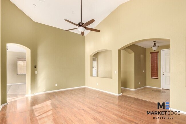 Building Photo - 4Bed/2Bath House at Greenway Rd/175th Ave!...