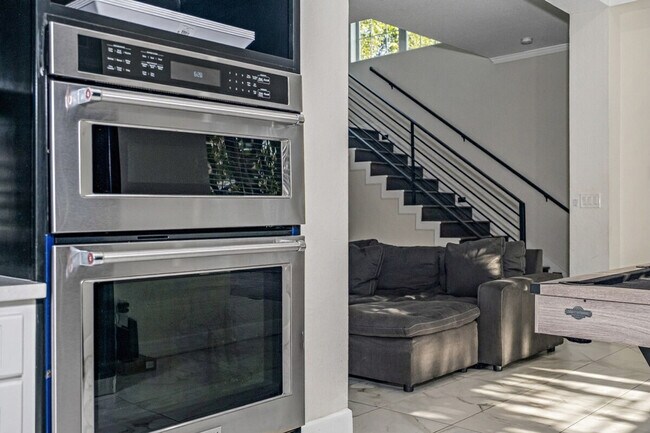 Building Photo - 219 Utah St