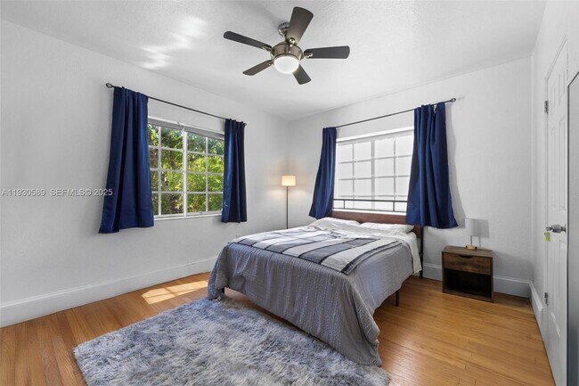 Building Photo - 555 NE 73rd St