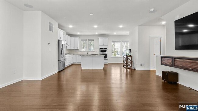 Building Photo - 54 Landmark Ln