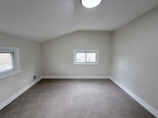 Building Photo - 315 Park Ave