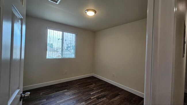 Building Photo - 23(1456,1458)