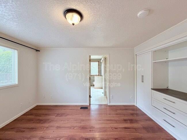 Building Photo - 2460 Tulane St