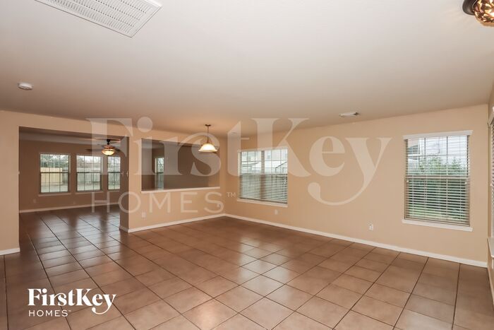Building Photo - 18107 Valebluff Ln