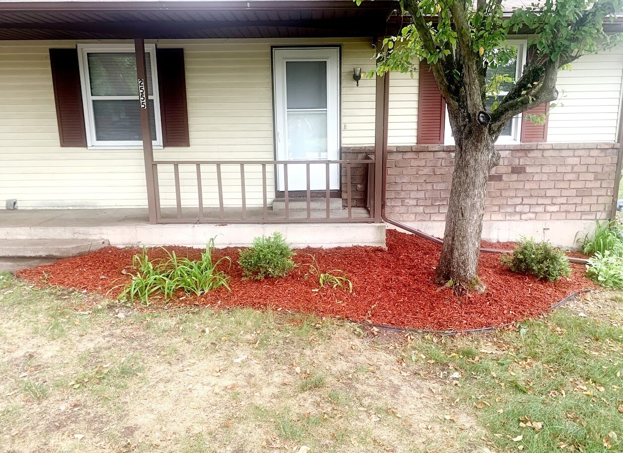 Building Photo - 2555 Ridgemoor Dr SE