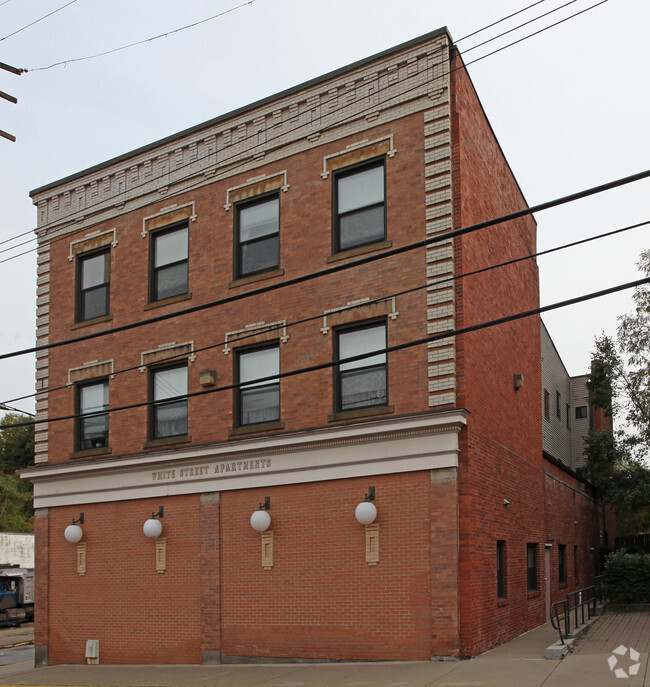 Building Photo - White Street Apartments