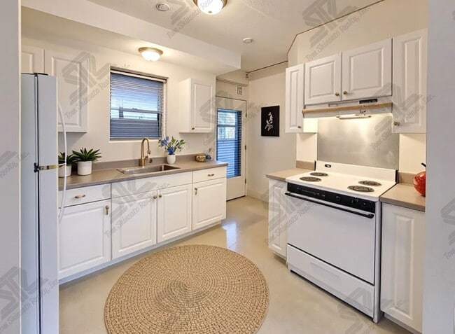 Building Photo - Ground Floor Rental in Kalihi - 1BR / 1Bath / 1Pkg