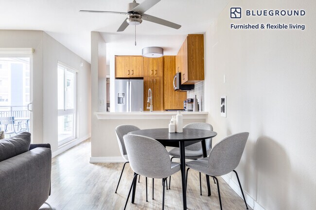 Building Photo - 616 Esplanade-SI FL2-ID440