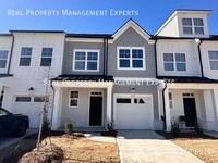 Building Photo - Charming 3BR/2.5BA Townhouse in Charlotte!