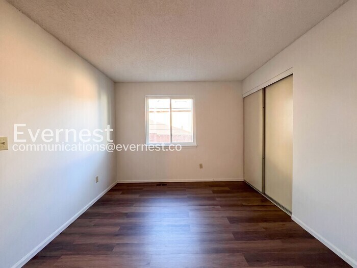 Building Photo - 5042 E 112th Pl