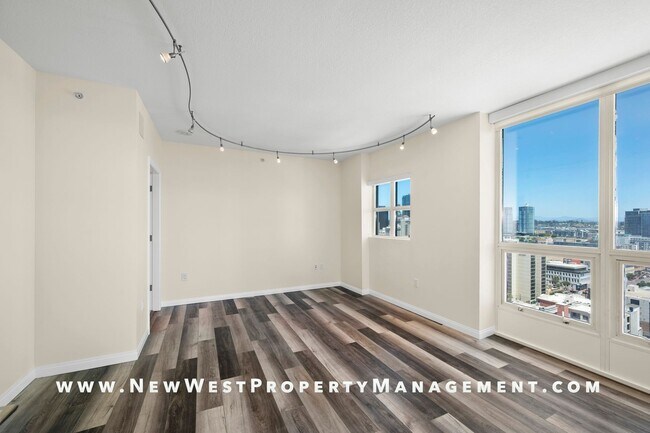 Building Photo - Spectacular Marina District 3-Bedroom Pent...