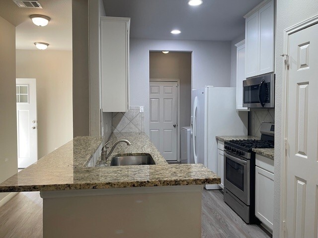 Building Photo - 156 Camelot Pl Ct