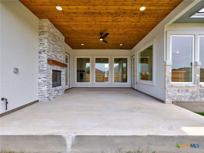 Building Photo - 505 Magan Ln