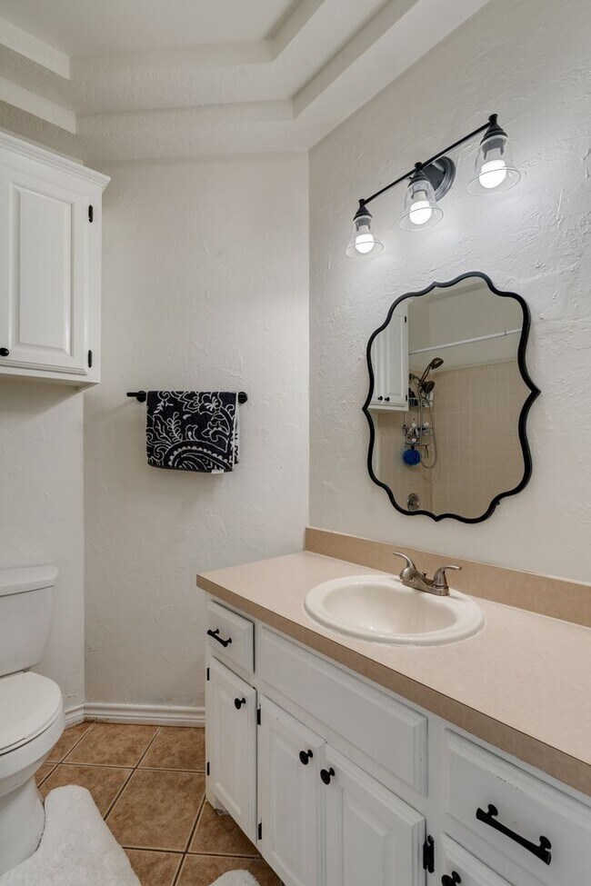 Building Photo - Beautiful 3-Bedroom home!