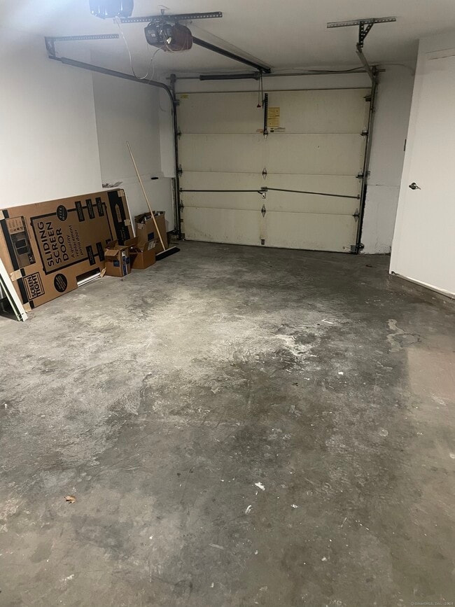 Building Photo - 173 Foxbridge Village Rd