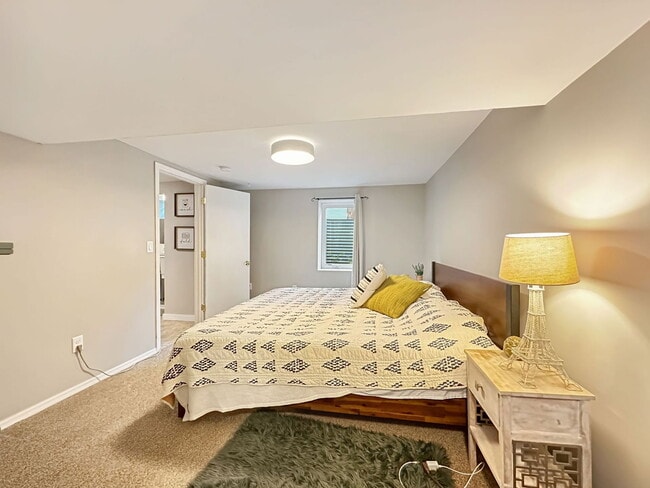 Building Photo - 4101 38th Ave S