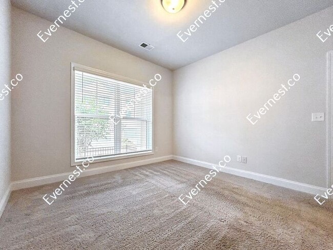 Building Photo - 428 Stovall Pl