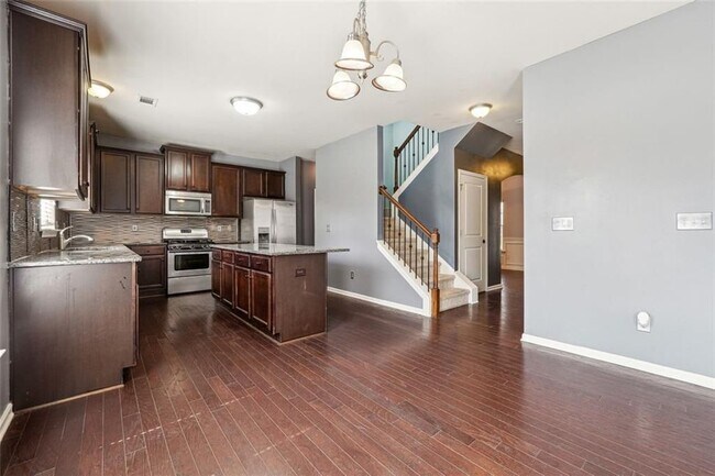 Building Photo - 6331 Salinger Ct