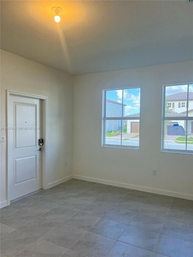 Building Photo - 2422 Southeast 30th Street