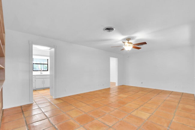 Building Photo - 705 Osprey Way