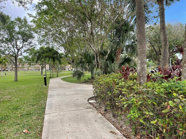 Building Photo - 6300 S Falls Cir Dr