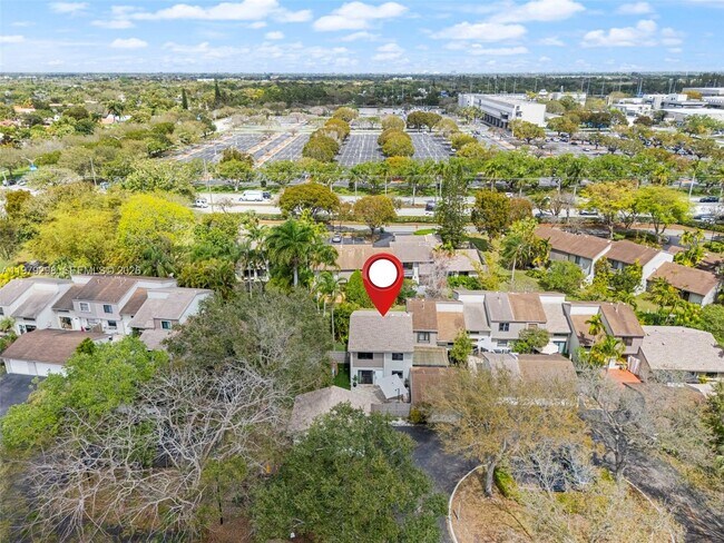 Building Photo - 10548 SW 112th Ave