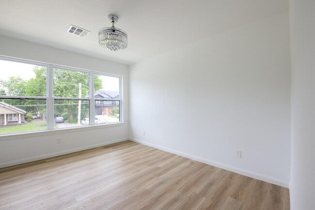 Building Photo - 105 N Atlanta St