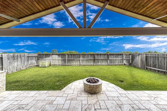 Building Photo - 24622 Royal Pike Dr
