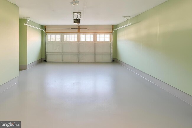 Building Photo - 21493 Willow Breeze Sq