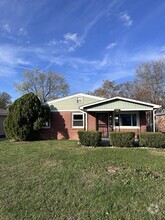 Building Photo - Cozy Open Ranch