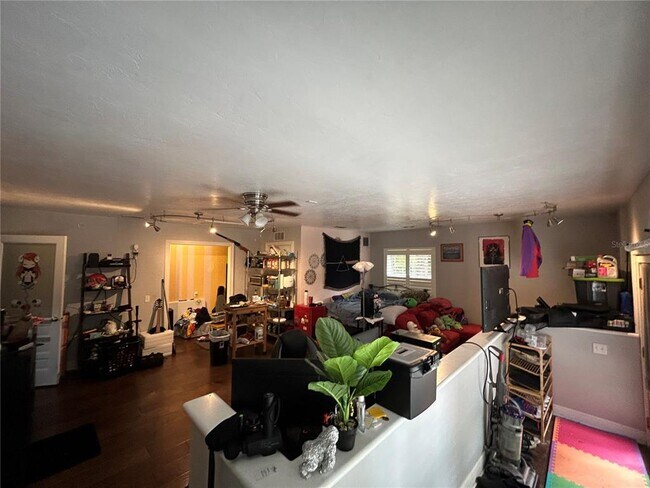 Building Photo - 608 SW 80th Blvd