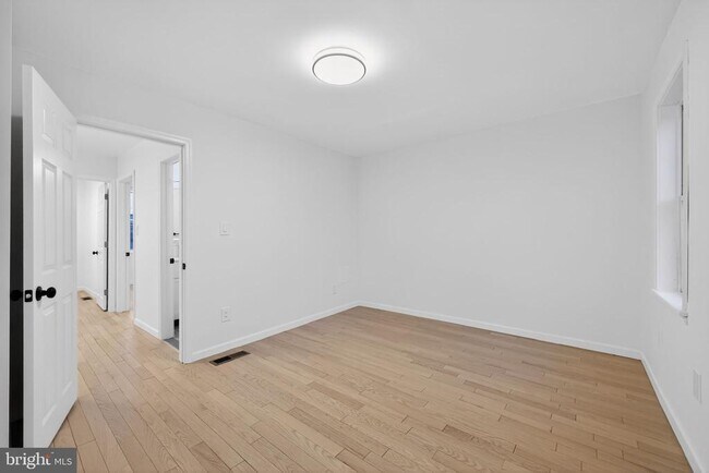 Building Photo - 2710 S Fairhill St