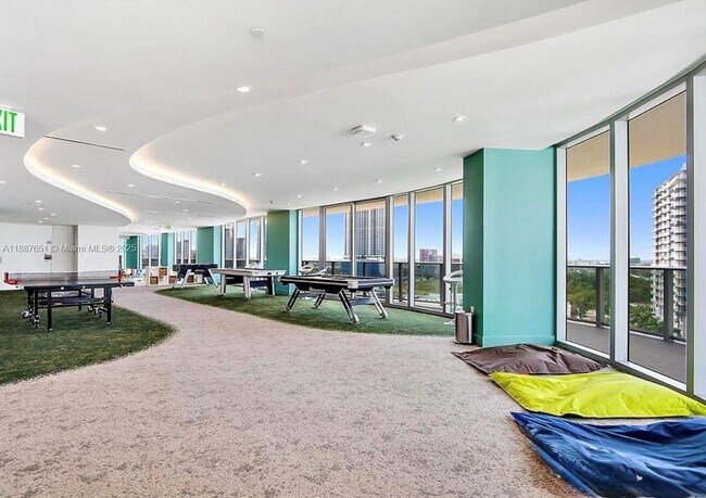 Building Photo - 488 NE 18th St