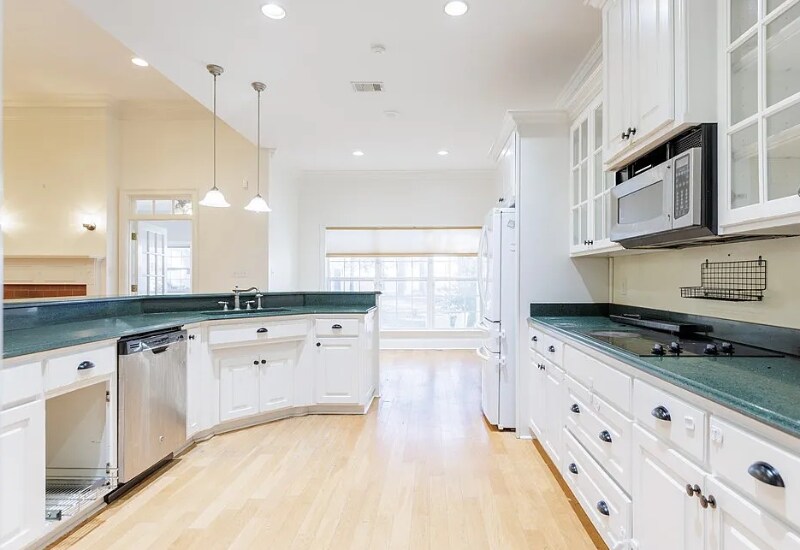 Building Photo - 4419 Triple Oak Dr