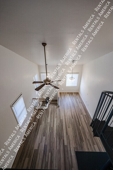 Building Photo - 4057 E Windsor Dr